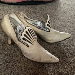 Elegant Cream Women's Shoes